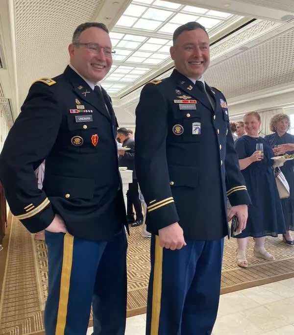 進入國家安全委員會服務的溫德曼兄弟