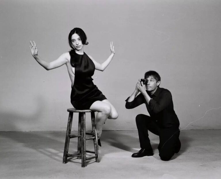 《艾諾拉 Anora》（2024）導演西恩貝克（Sean Baker）與女主角麥琪麥迪遜（Mikey Madison）