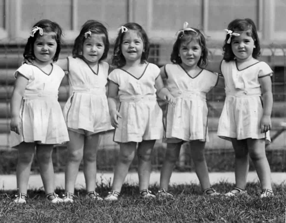 「迪翁五胞胎」（Dionne quintuplets）