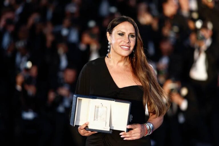 卡拉索菲亞賈斯康（Karla Sofía Gascón）