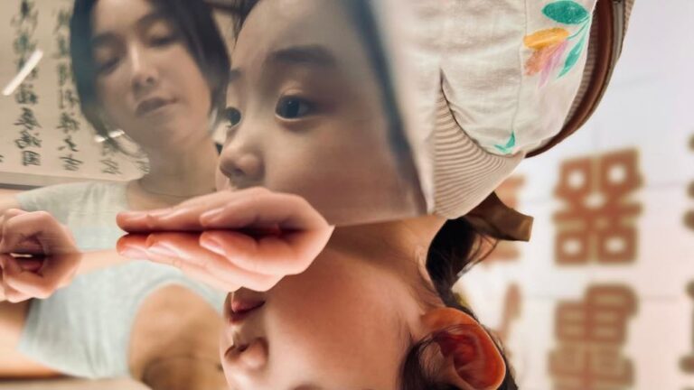 《左撇子女孩》(2025)電影劇照