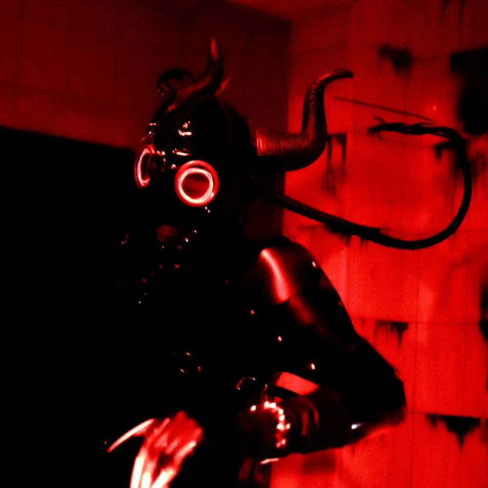 《撒旦擊打我 Satan Smiting Me》（2023）電影劇照