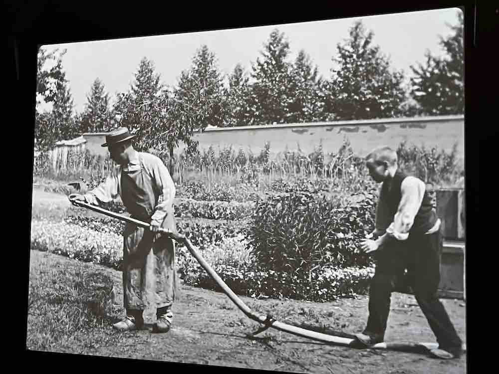 《水澆園丁 Tables Turned on the Gardener》（1895）電影劇照
